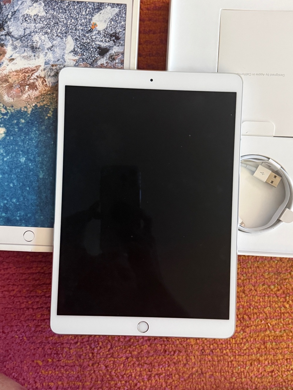 NWT iPad PRO White with Silver Bezel -unboxed! 
PERFECT CONDITION!-
